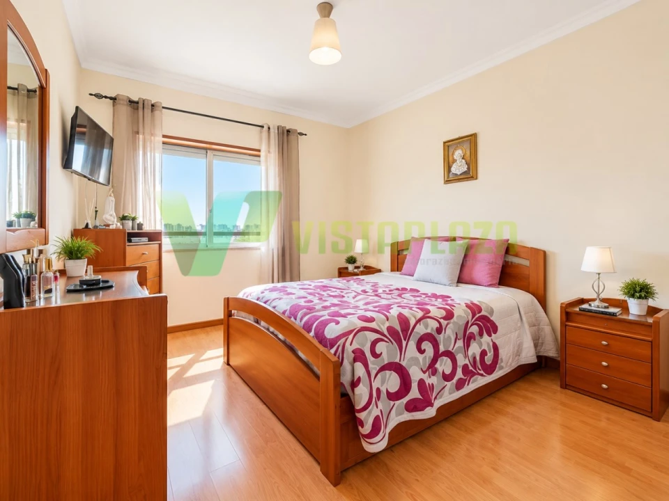 Apartamento T4 para Venda em Portimão Foto 14