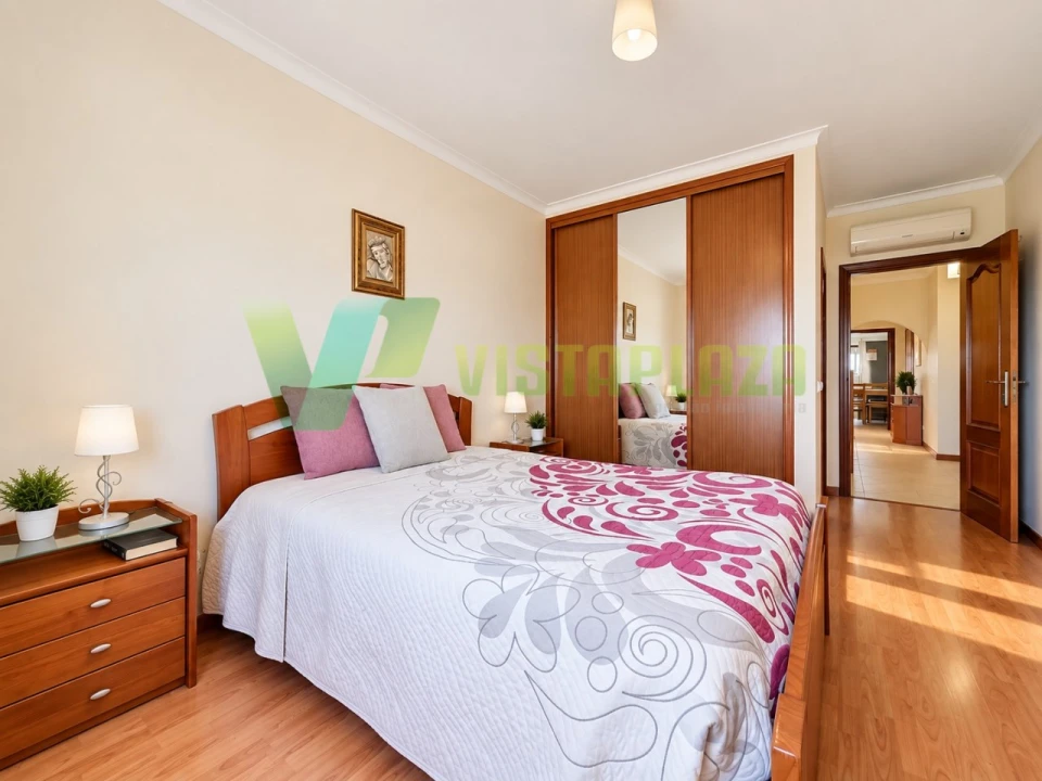 Apartamento T4 para Venda em Portimão Foto 15