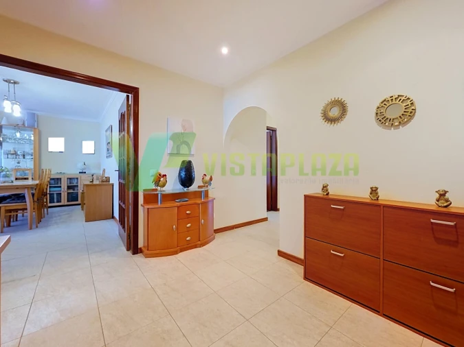 Apartamento T4 para Venda em Portimão Foto 7
