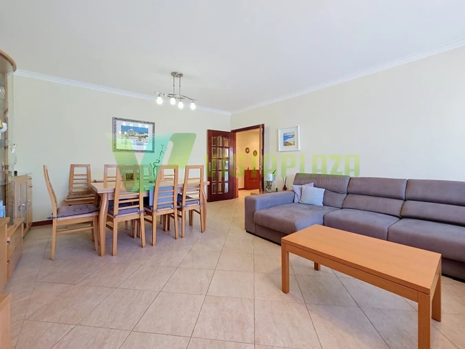Apartamento T4 para Venda em Portimão Foto 9