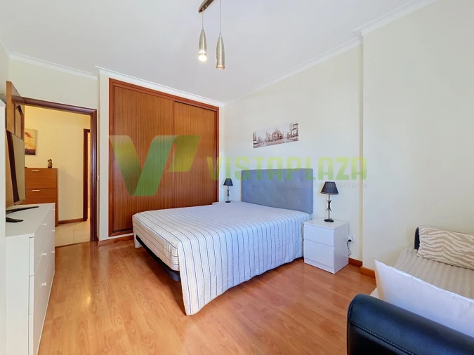 Apartamento T4 para Venda em Portimão Foto 17