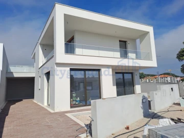 Moradia T3 para Venda em Tornada e Salir do Porto