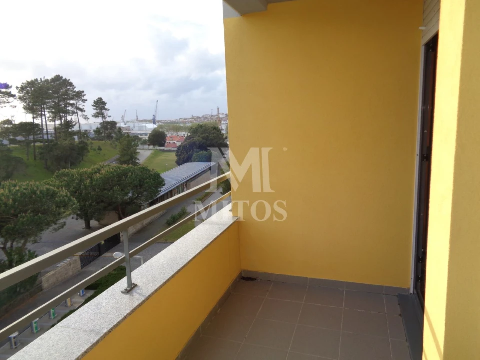 Apartamento T2 para Arrendamento em Darque Foto 15