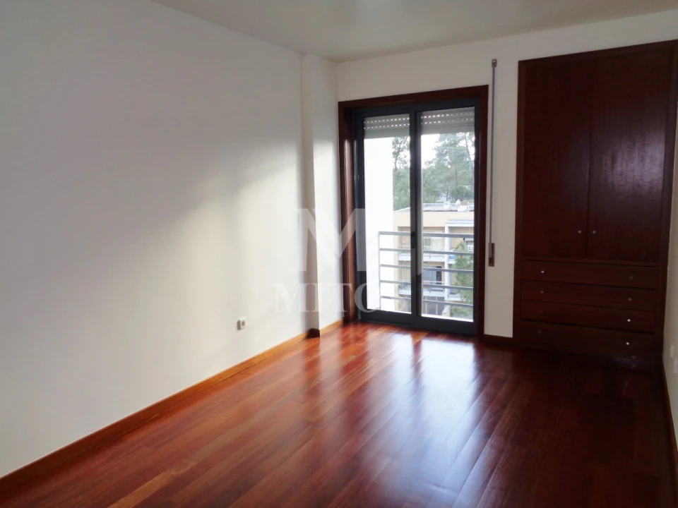Apartamento T2 para Arrendamento em Darque Foto 7
