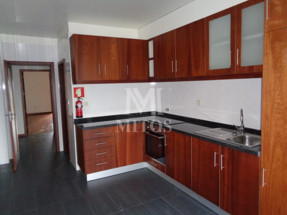 Apartamento T2 para Arrendamento em Darque Foto 6