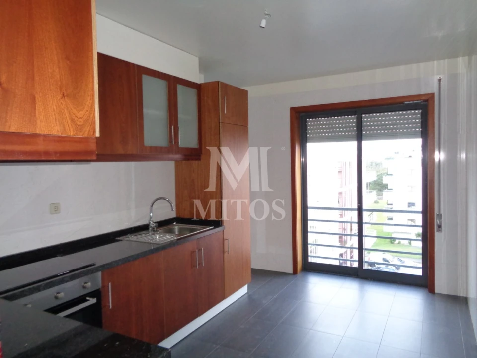 Apartamento T2 para Arrendamento em Darque Foto 5