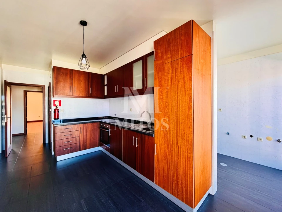Apartamento T2 para Arrendamento em Darque Foto 7