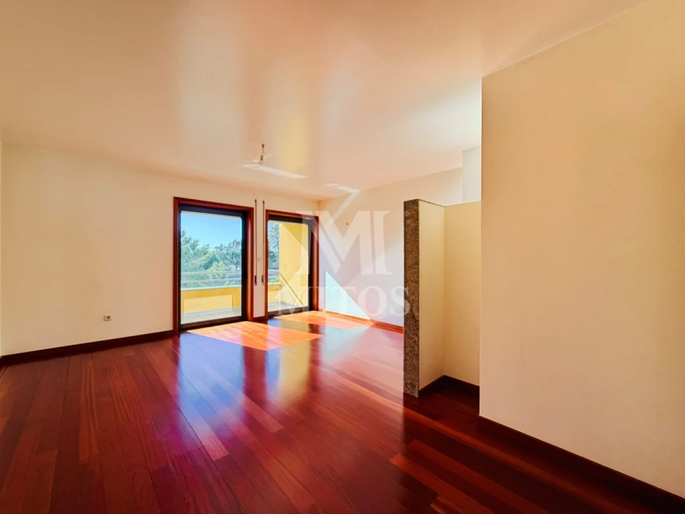 Apartamento T2 para Arrendamento em Darque Foto 4