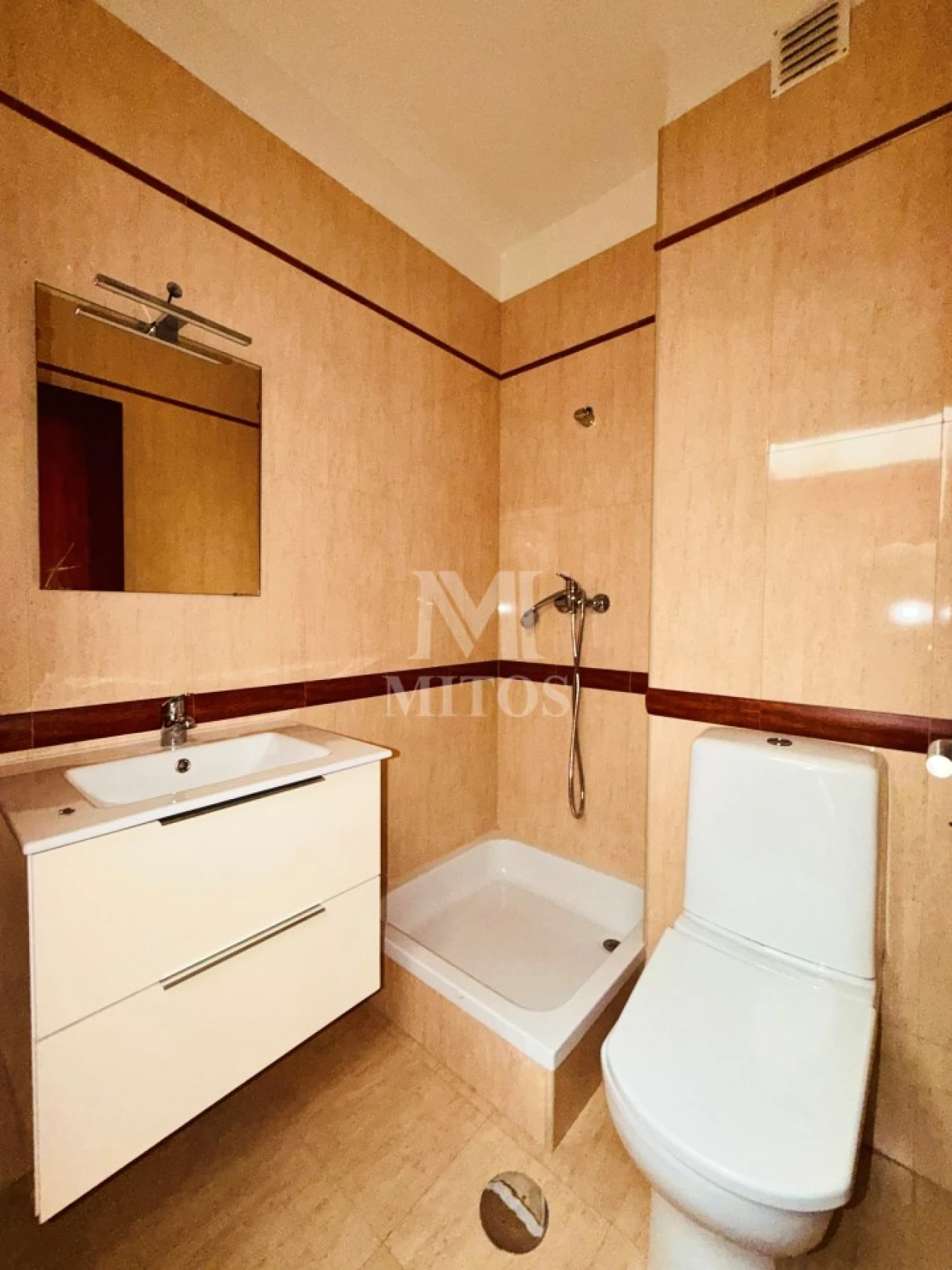 Apartamento T2 para Arrendamento em Darque Foto 15