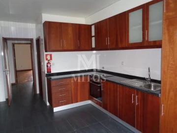 Apartamento T2 para Arrendamento em Darque