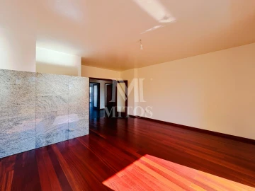 Apartamento T2 para Arrendamento em Darque