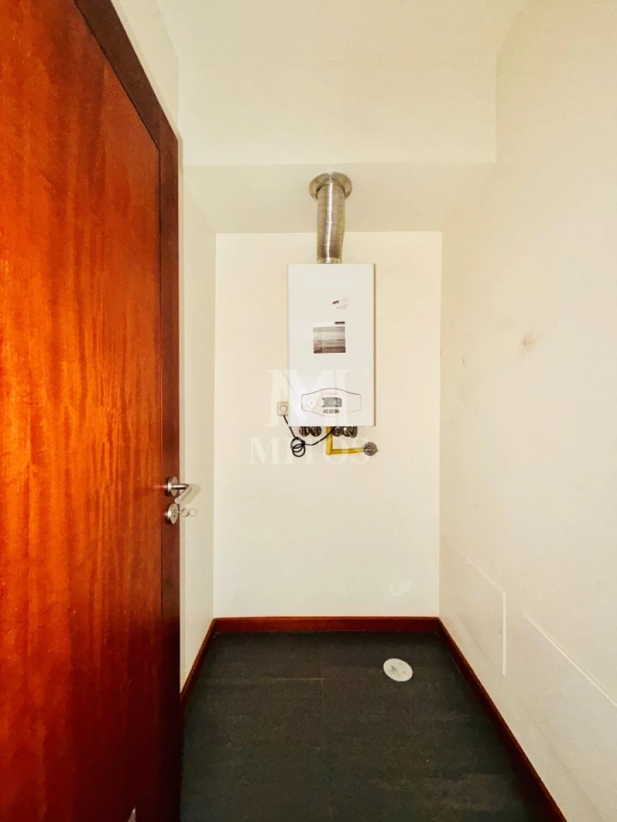 Apartamento T2 para Arrendamento em Darque Foto 11