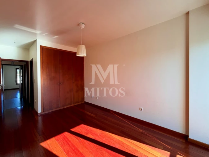 Apartamento T2 para Arrendamento em Darque Foto 13