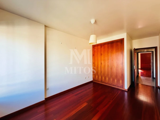 Apartamento T2 para Arrendamento em Darque Foto 17