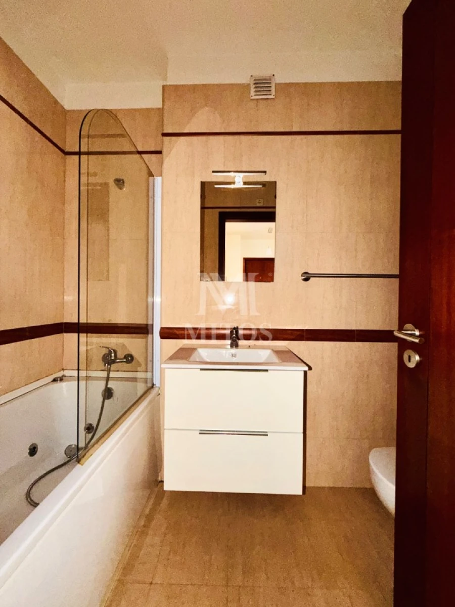 Apartamento T2 para Arrendamento em Darque Foto 18