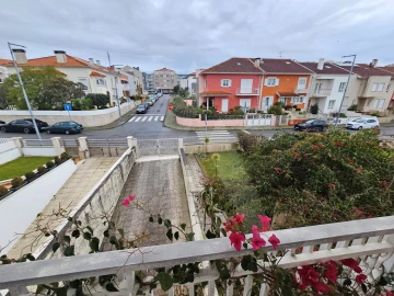 Moradia T4 para Arrendamento em Glória e Vera Cruz