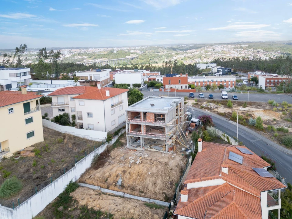 Moradia T4 para Venda em Leiria, Pousos, Barreira e Cortes Foto 12