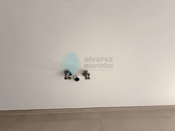 Loja para Arrendamento em Santa Maria, São Pedro e Matacães