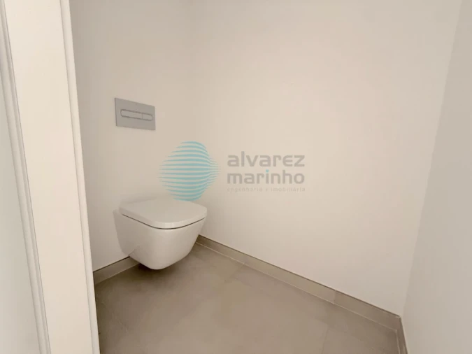 Loja para Arrendamento em Santa Maria, São Pedro e Matacães Foto 11