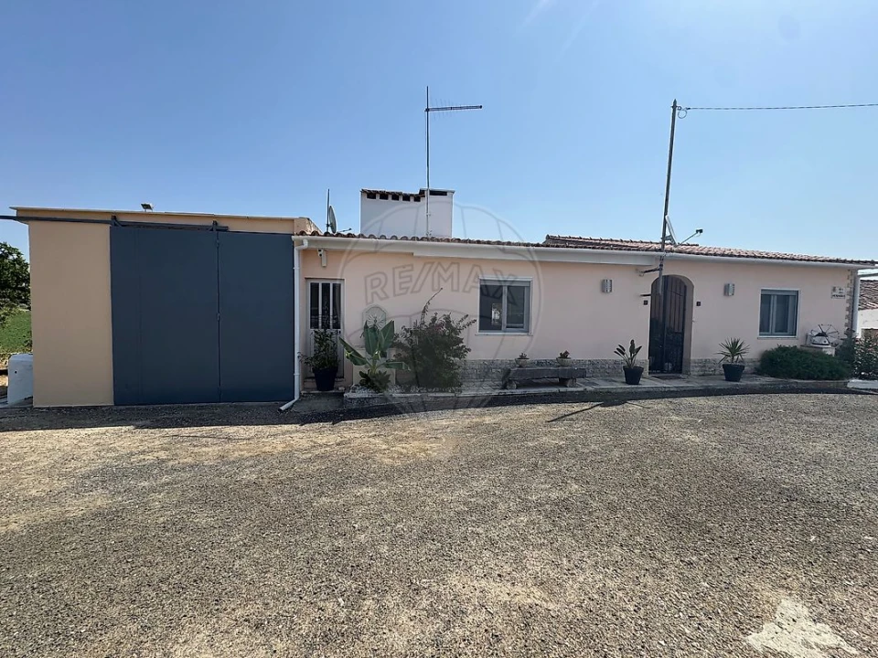 Moradia T3 para Venda em Achete, Azoia de Baixo e Póvoa de Santarém Foto 1