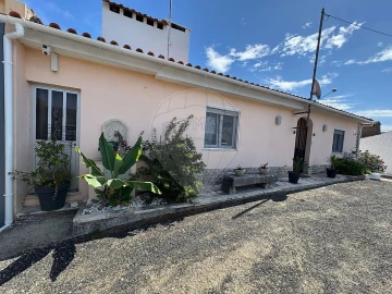 Moradia T3 para Venda em Achete, Azoia de Baixo e Póvoa de Santarém