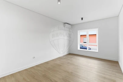 Apartamento T2 para Venda em Baixa da Banheira e Vale da Amoreira