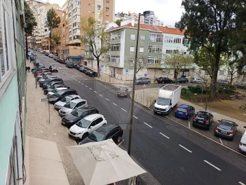 Apartamento T2 para Arrendamento em São Domingos de Benfica