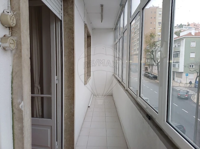 Apartamento T2 para Arrendamento em São Domingos de Benfica Foto 5