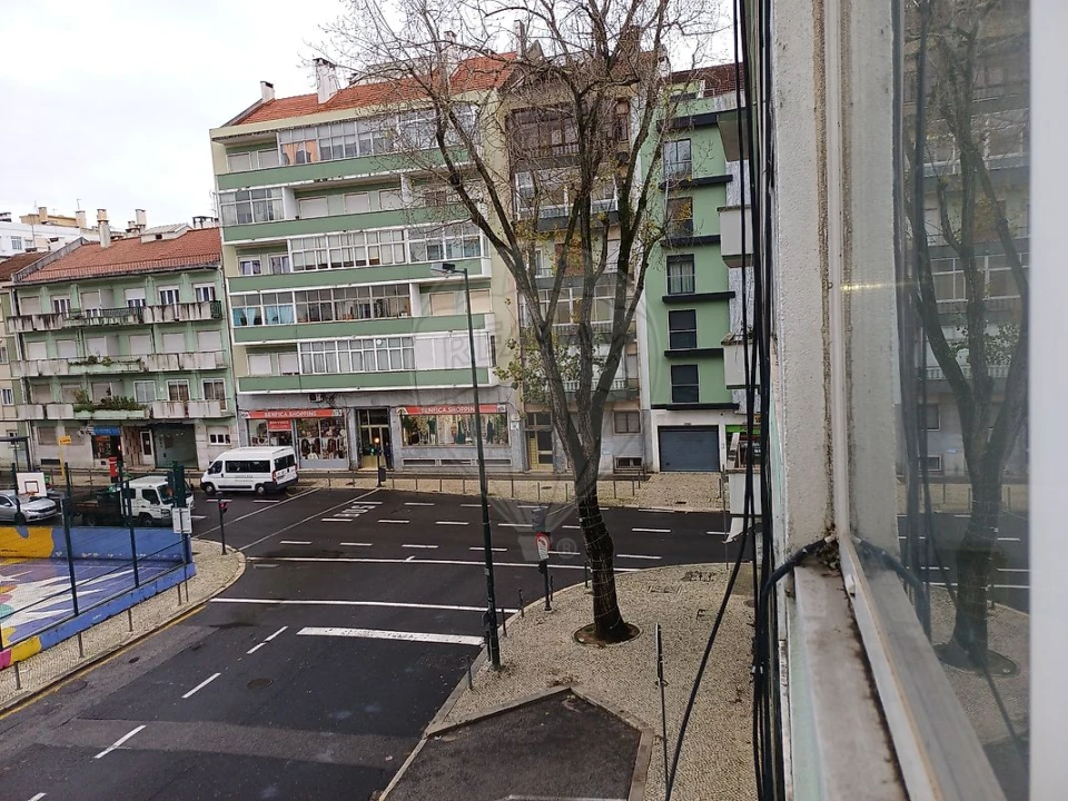 Apartamento T2 para Arrendamento em São Domingos de Benfica Foto 7