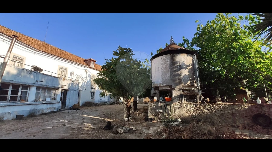 Armazém para Venda em Olaia e Paço