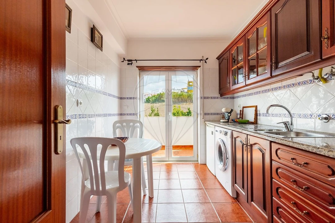 Apartamento T2 para Venda em Lourinhã e Atalaia Foto 8