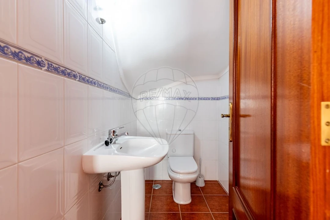Apartamento T2 para Venda em Lourinhã e Atalaia Foto 13