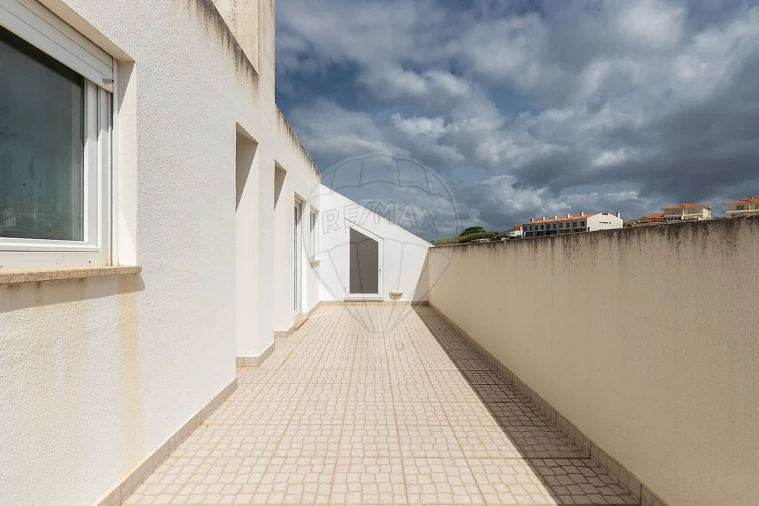 Apartamento T2 para Venda em Lourinhã e Atalaia Foto 12