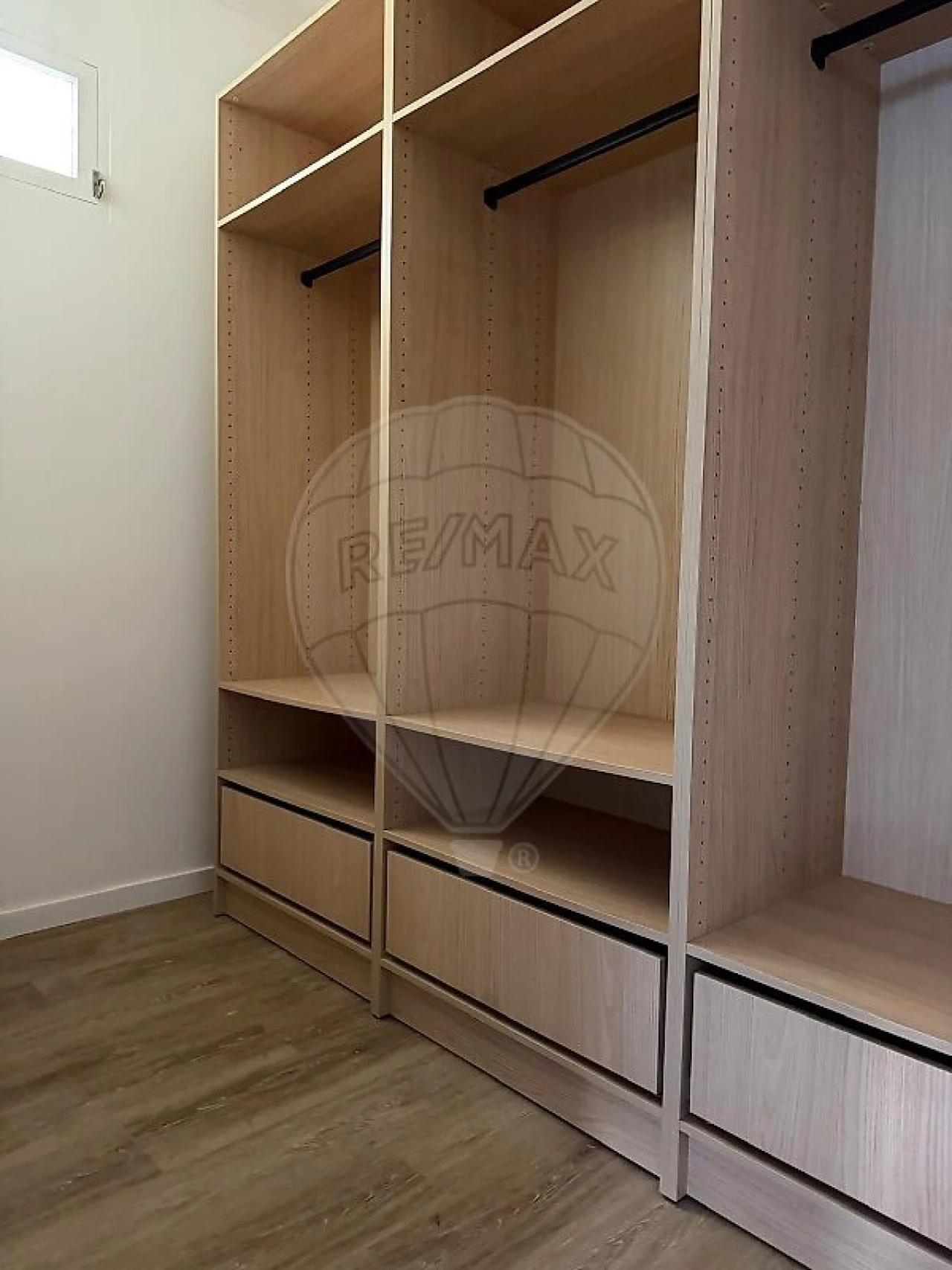 Apartamento T1 para Arrendamento em Santa Maria, São Pedro e Matacães Foto 8