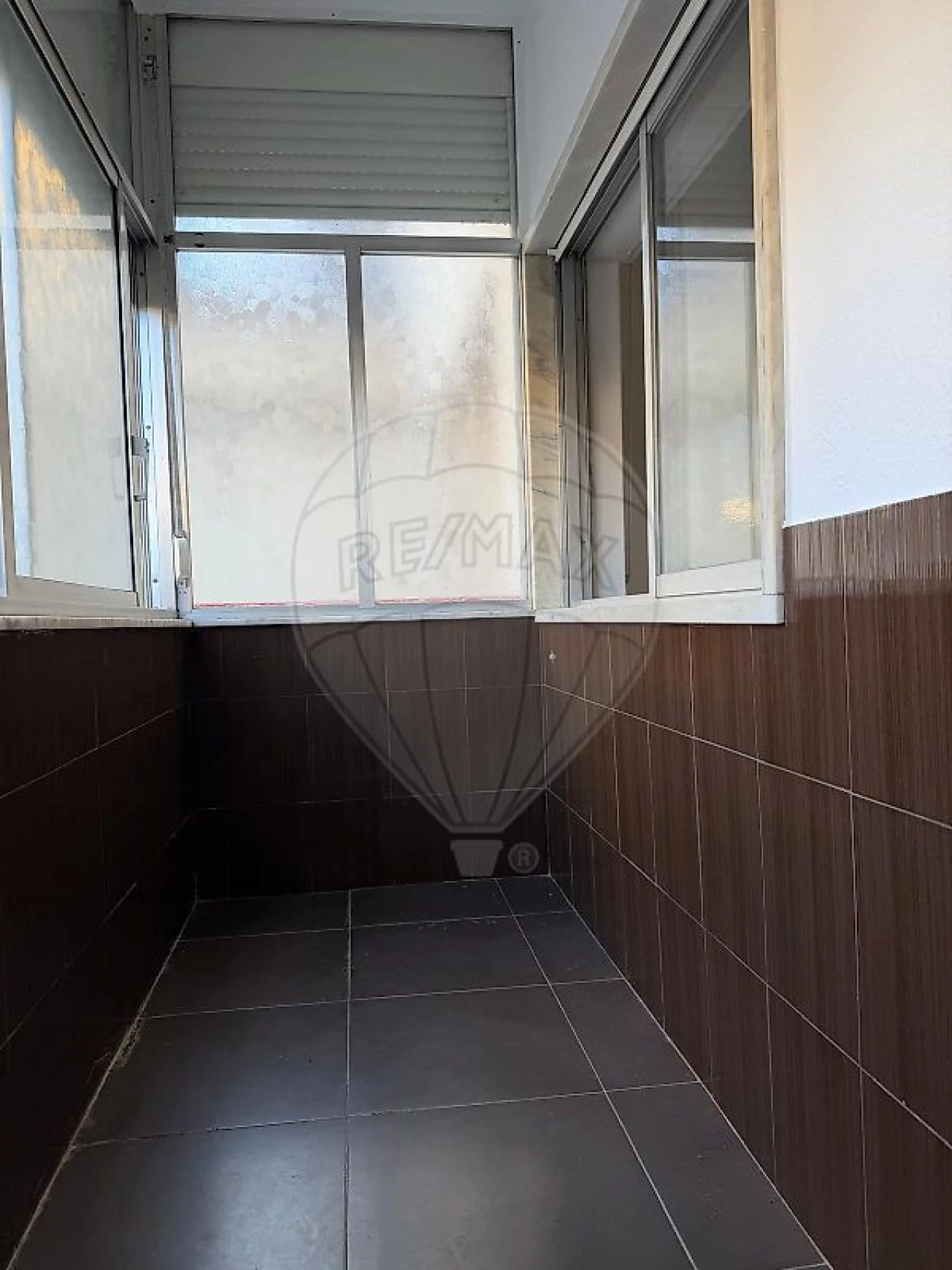 Apartamento T1 para Arrendamento em Santa Maria, São Pedro e Matacães Foto 10