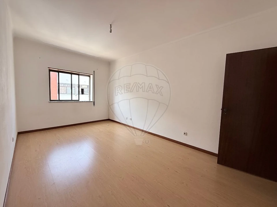 Apartamento T2 para Venda em Lousã e Vilarinho Foto 9