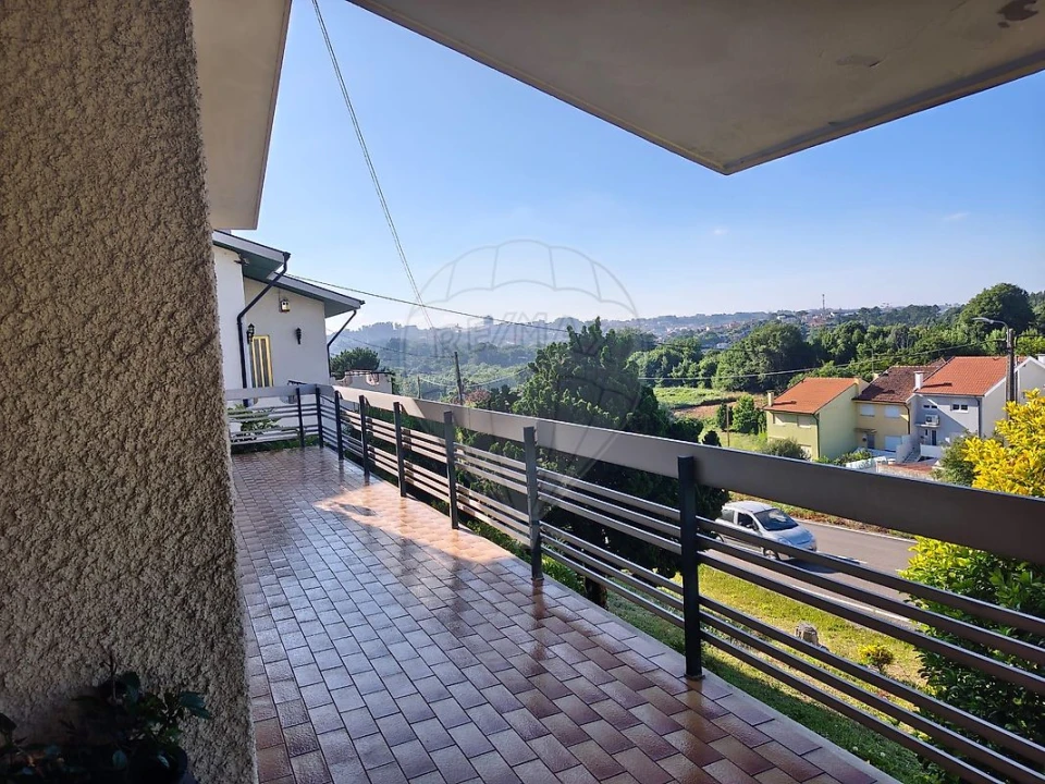 Moradia T6 para Venda em Gondomar (São Cosme), Valbom e Jovim Foto 2