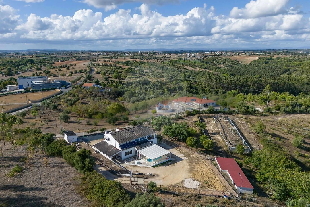 Moradia T5 para Venda em Aveiras de Baixo Foto 4