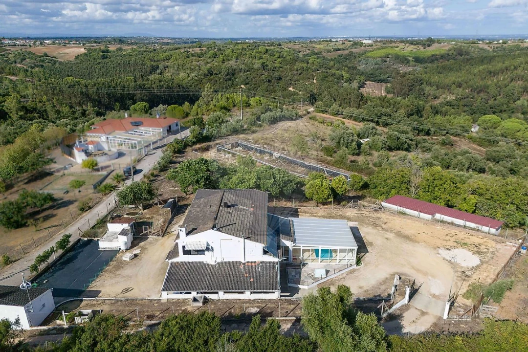 Moradia T5 para Venda em Aveiras de Baixo Foto 1