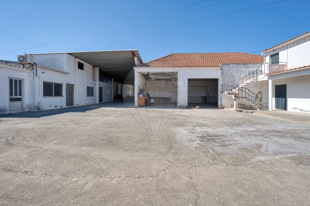 Moradia T5 para Venda em Fazendas de Almeirim Foto 7