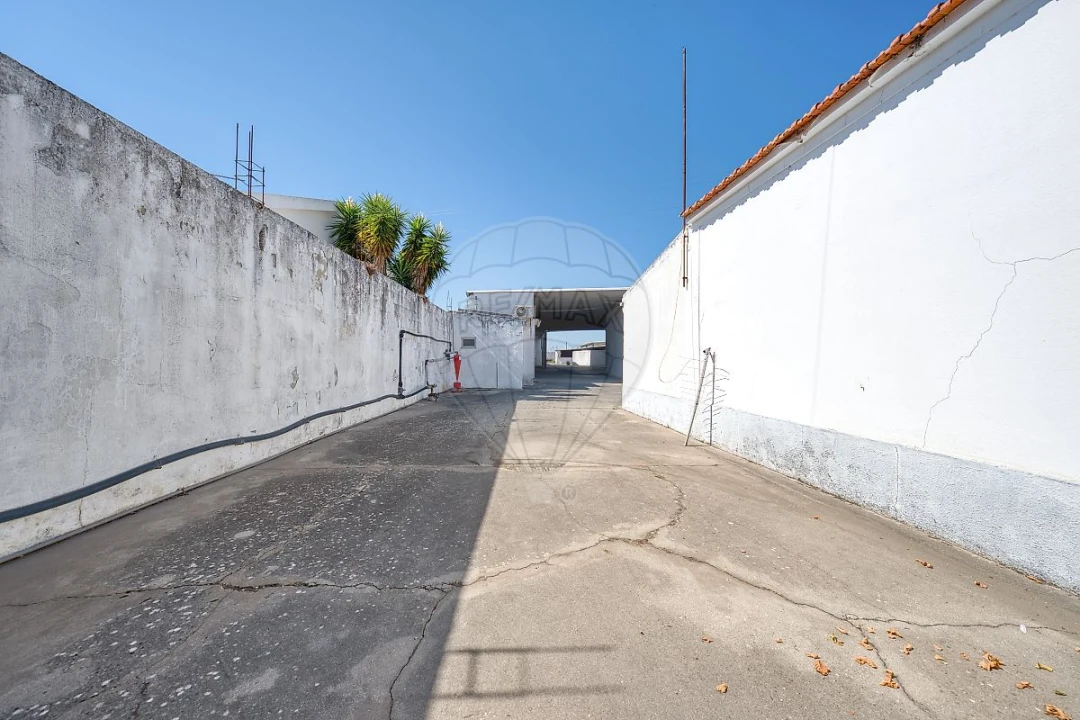 Moradia T5 para Venda em Fazendas de Almeirim Foto 9