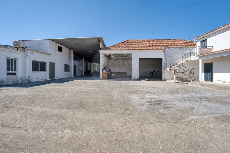 Moradia T5 para Venda em Fazendas de Almeirim Foto 7