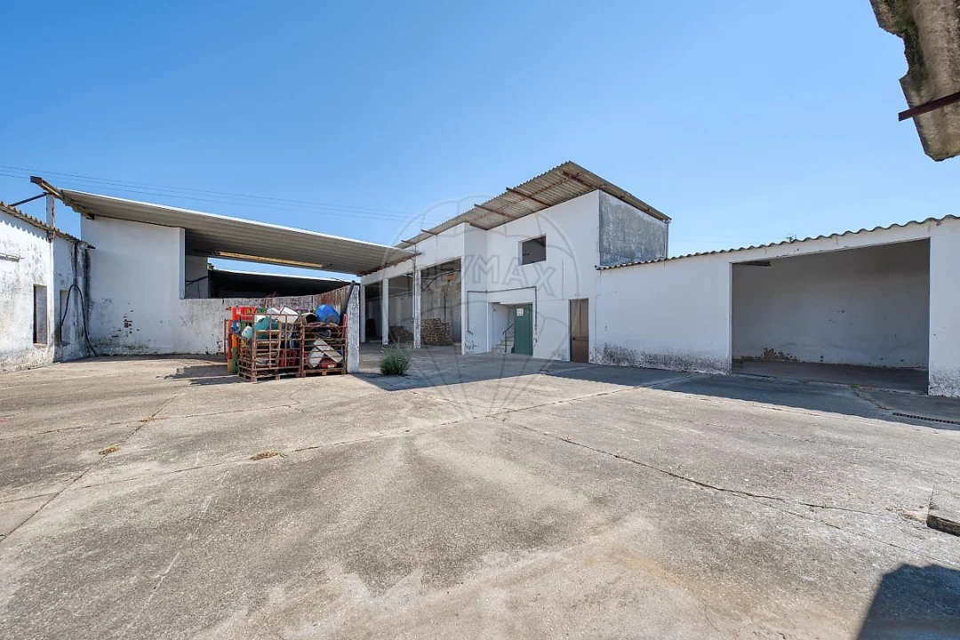Moradia T5 para Venda em Fazendas de Almeirim Foto 23