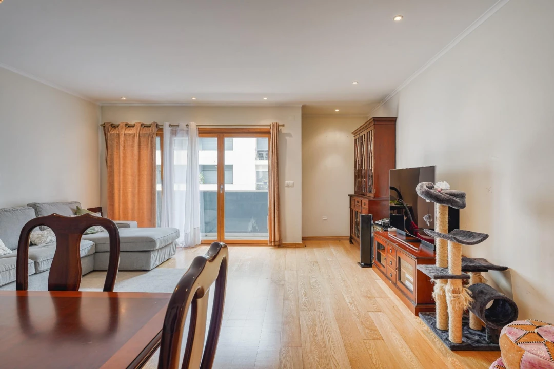 Apartamento T4 para Venda em Loures Foto 3
