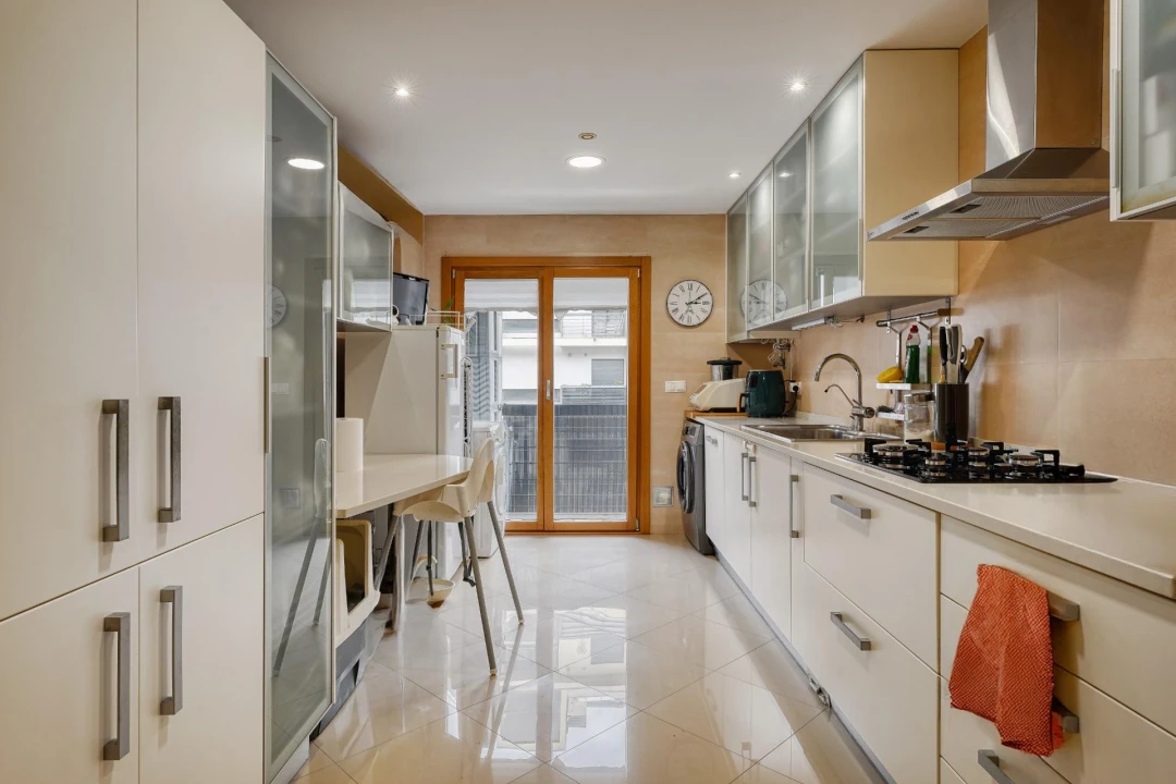 Apartamento T4 para Venda em Loures Foto 6