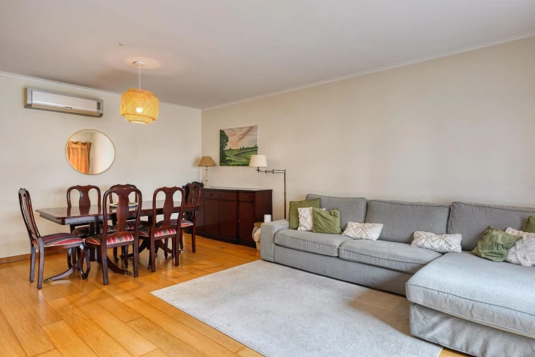 Apartamento T4 para Venda em Loures Foto 4