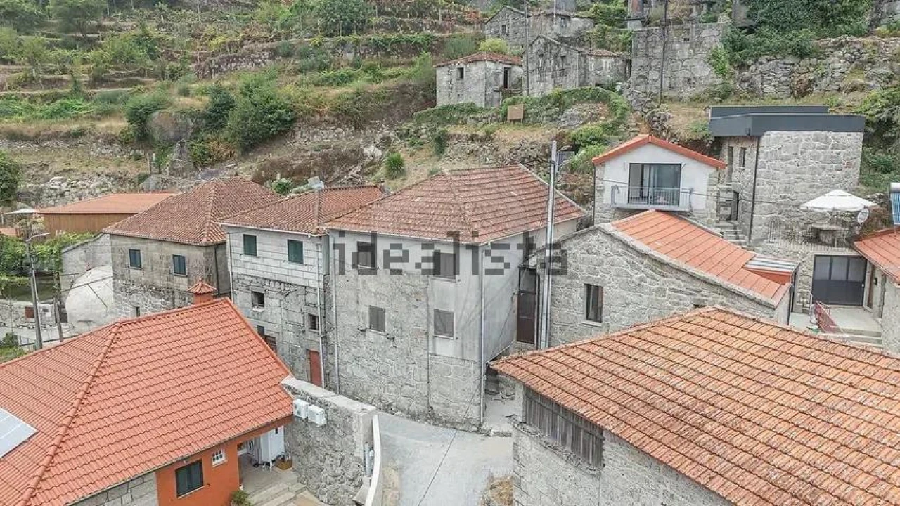 Moradia T4 para Venda em Cibões e Brufe Foto 21