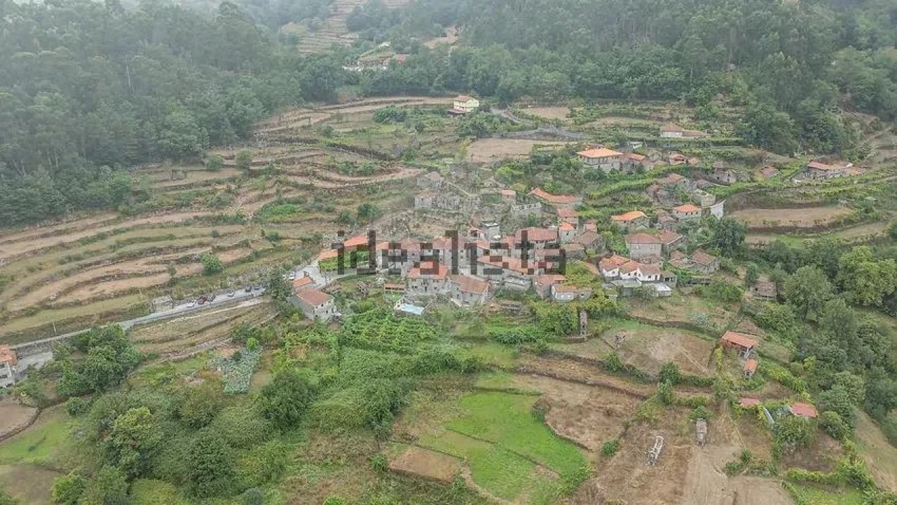 Moradia T4 para Venda em Cibões e Brufe Foto 32