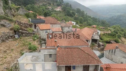 Moradia T4 para Venda em Cibões e Brufe