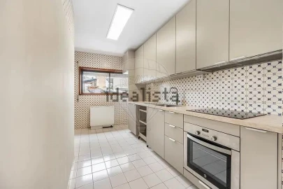 Apartamento T3 para Venda em Vila Nova de Famalicão e Calendário